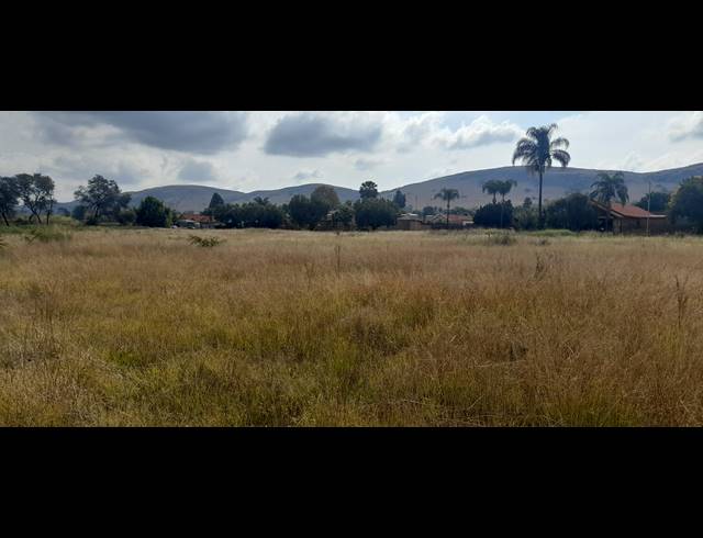 8,224M² VACANT LAND FOR SALE IN SUIDERBERG